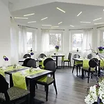 Hotel Zum 3*