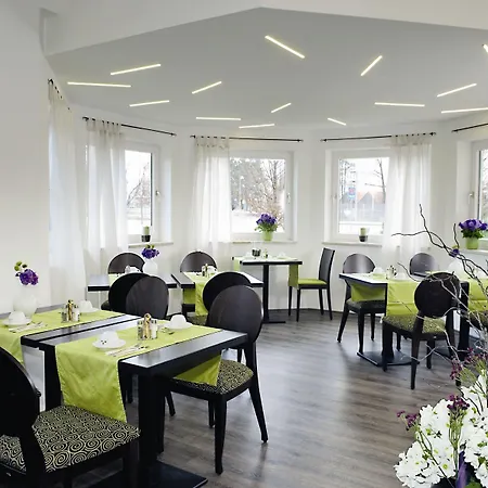 Hotel Zum 3*