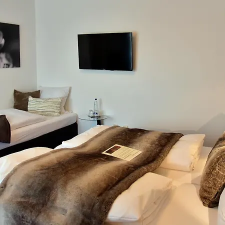 Hotel Zum Garni 3*